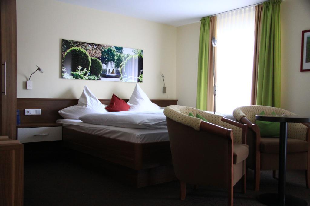 Hotel Garni Vier Jahreszeiten Bad Füssing Buitenkant foto